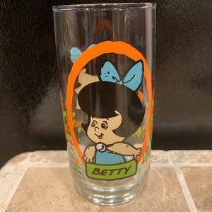 1980’s flintstone kids cup “Betty”